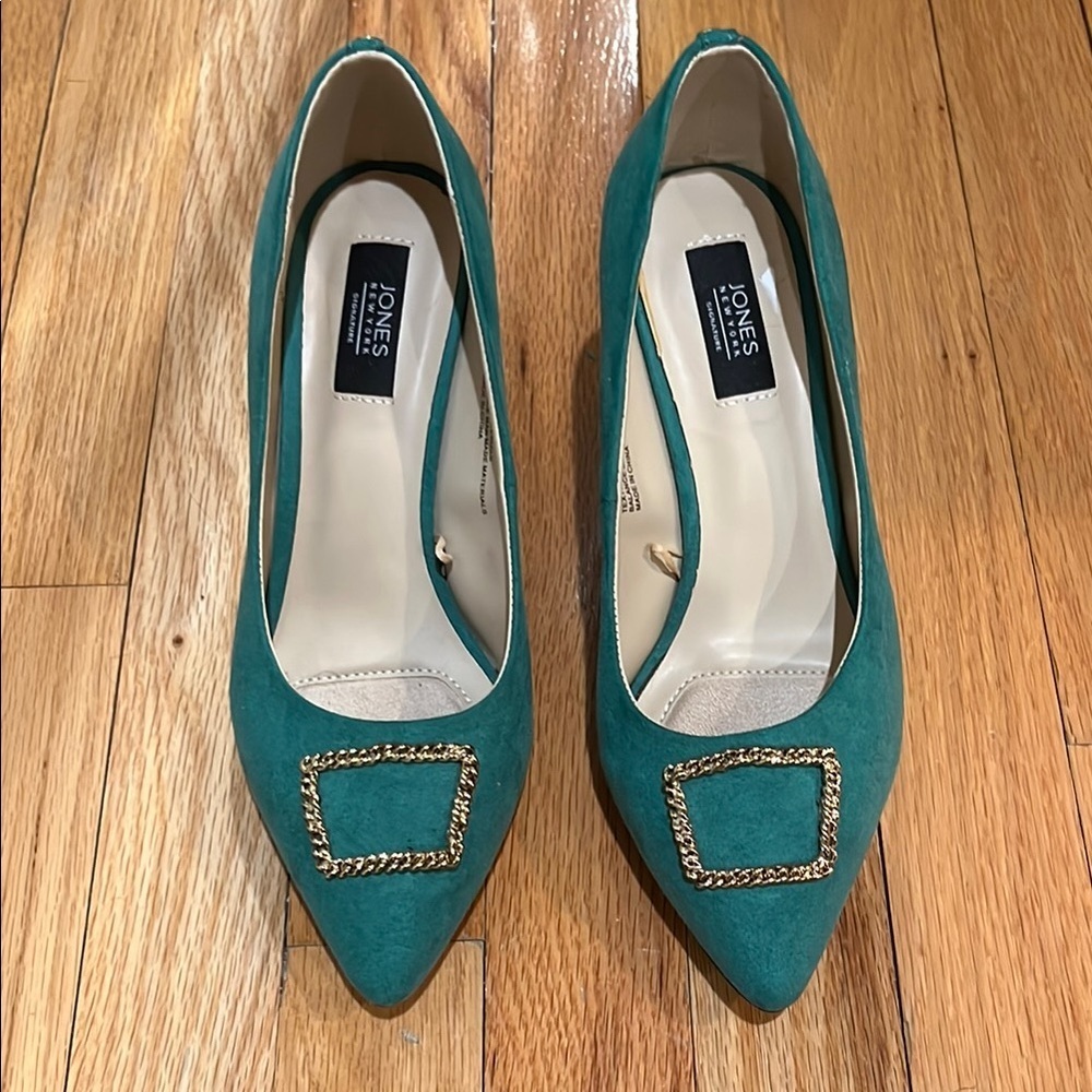 Jones New York Green Heels with Gold Buckle
